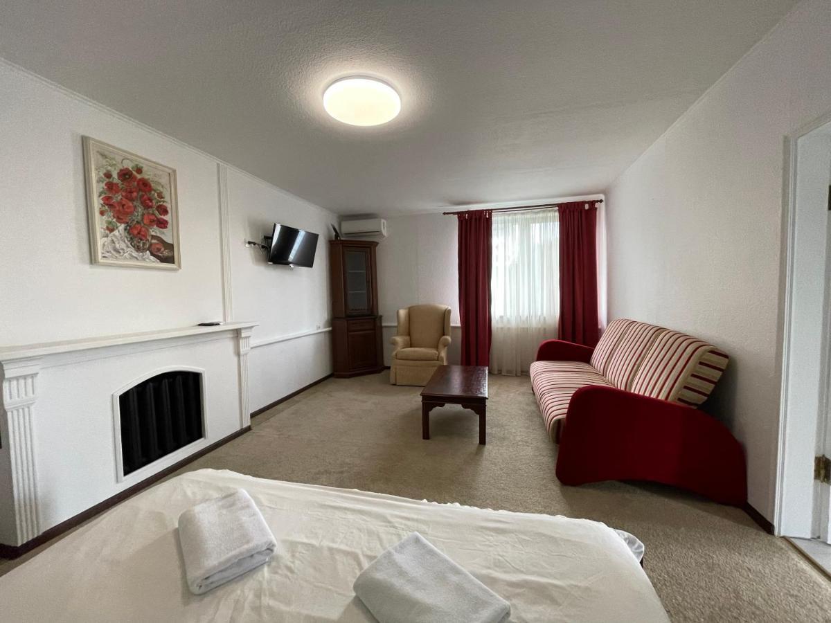 Gusarskiy Hotel And Apartment Κίεβο Εξωτερικό φωτογραφία