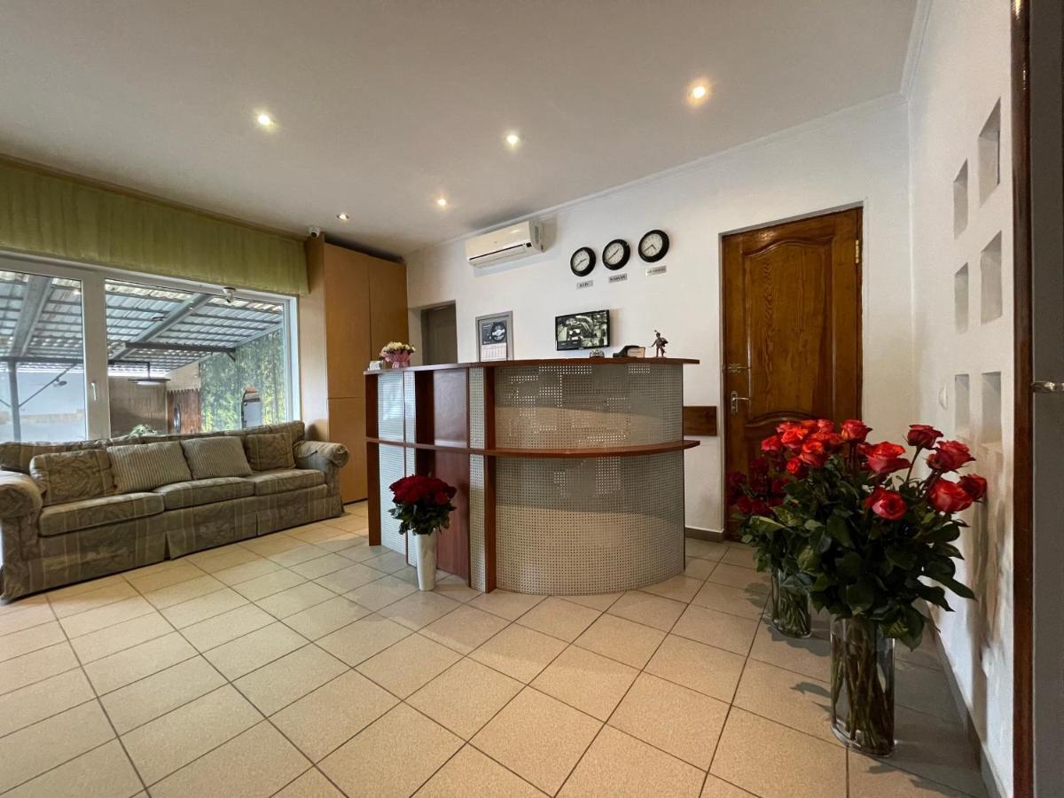 Gusarskiy Hotel And Apartment Κίεβο Εξωτερικό φωτογραφία