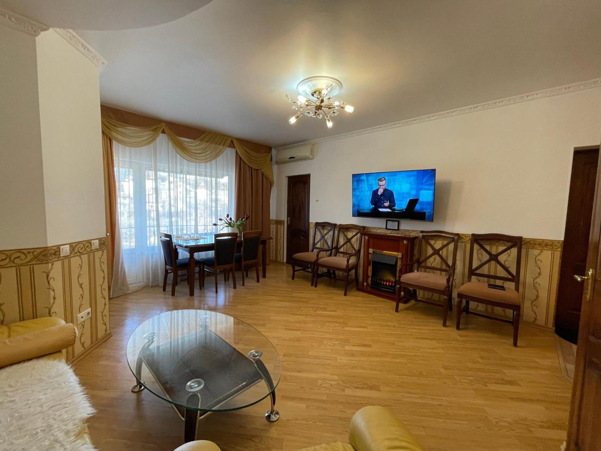 Gusarskiy Hotel And Apartment Κίεβο Εξωτερικό φωτογραφία